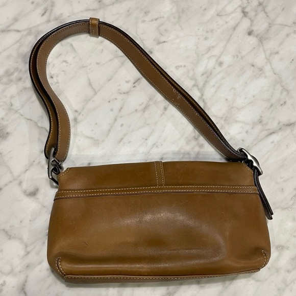 COACH adjustable shoulder bag - Picture 5 of 9
